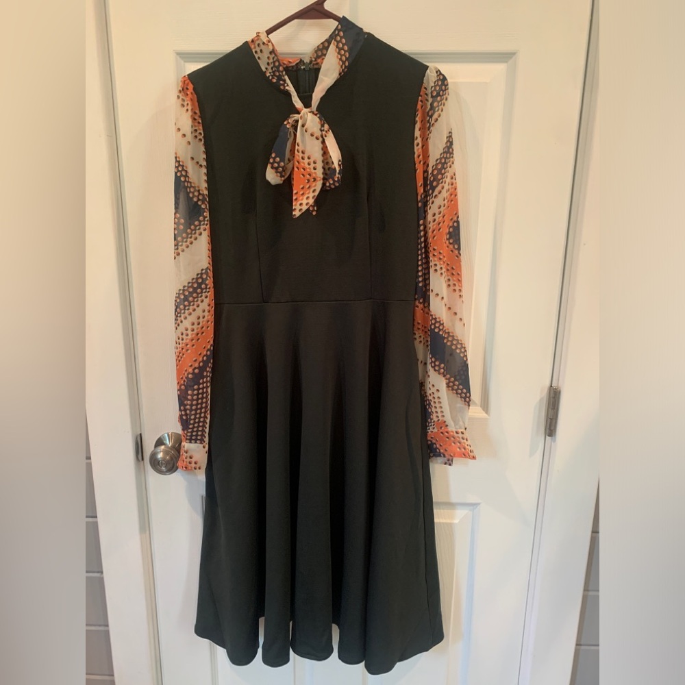 Vintage Olive Green Dress with Patterned Sleeves
